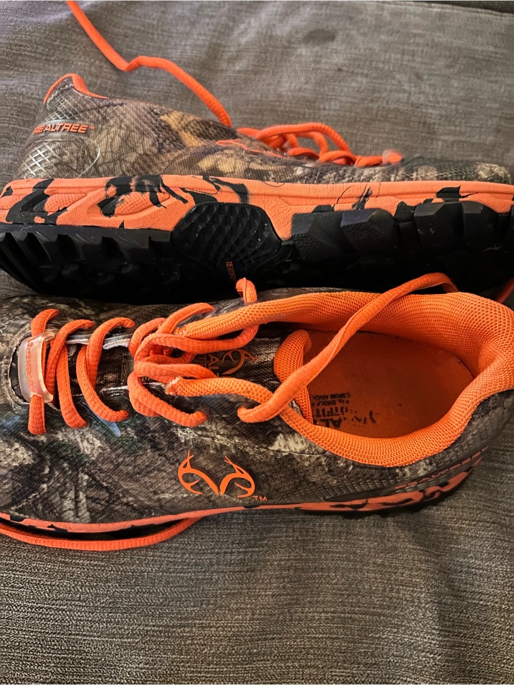 Realtree Orange Camo men’s 9M Sneakers